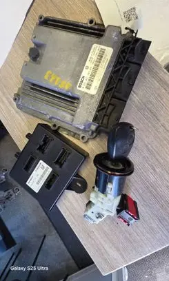 Opel Vivaro Engine ECU kit and lock set 0281031363 231A08052R 524454F04