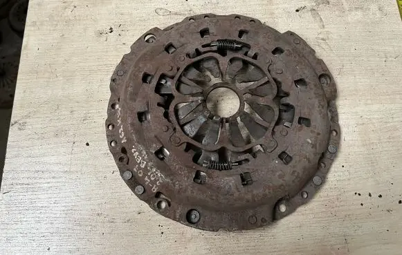 Audi A4 S4 B7 8E 8H Pressure plate 