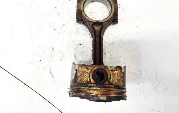 Subaru Legacy Piston with connecting rod