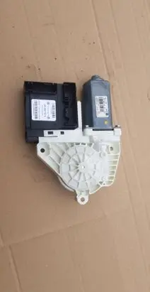 Seat Leon (1P) Front door window regulator motor 1K0959793H 1P0837401A