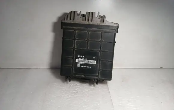Volkswagen Golf III Engine control unit/module 0261200257 030906026C