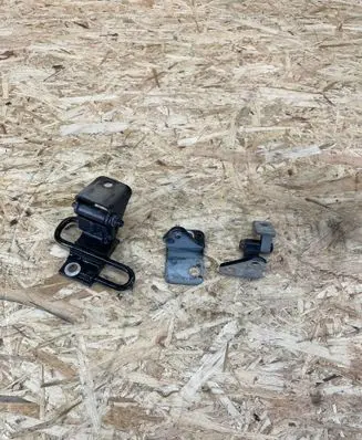 Volkswagen PASSAT B6 Rear door lower hinge 3c9883412