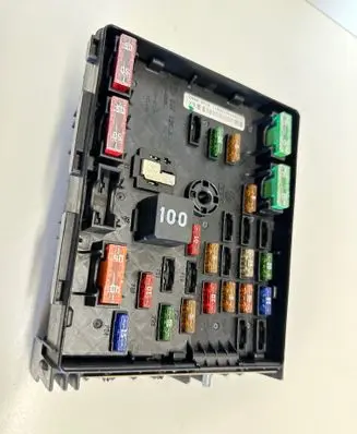 Volkswagen Tiguan Fuse module 3C0937125A 63595743