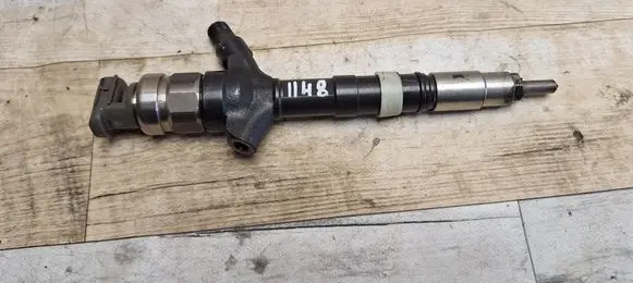 Fuel injector