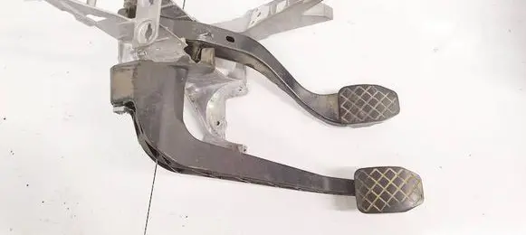 Audi A4 S4 B7 8E 8H Clutch pedal 8E1721117D
