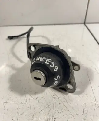 BMW 5 E39 Tailgate lock latch 