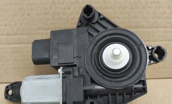 BMW X3 G01 Rear door window regulator motor 7457251