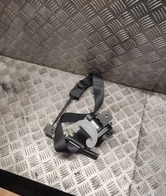 Tesla Model 3 Front seatbelt 1105822c1h