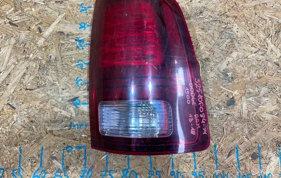Dodge RAM 1500 DS Rear/tail lights 50693B S2510F084-M