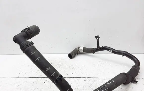 Ford Ranger Air intake hose/pipe JB3G8A582AF
