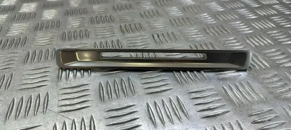Volvo XC60 Radio/GPS head unit trim 30755619