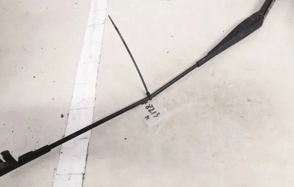 Ford Focus Front wiper blade arm 4m5117526cb 4m51-17526-cb