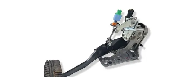 Mitsubishi Outlander Brake pedal MR334969