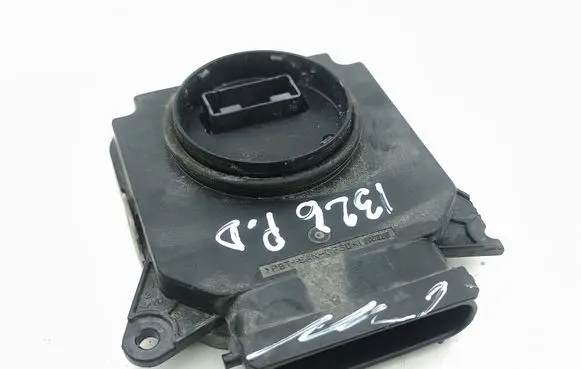 Toyota Prius (XW50) LED ballast control module 3180070687 8990847010 67T01008199306