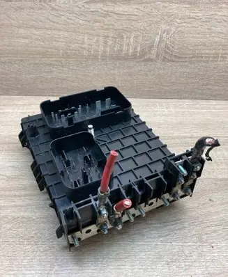 Volkswagen Touran I Fuse module 1K0937124H