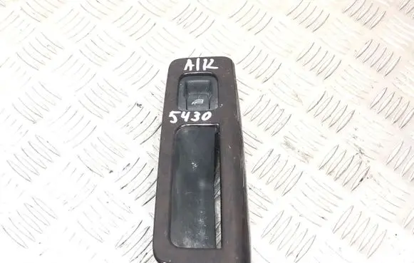 Volvo V50 Electric window control switch 30658449 03451400 65884