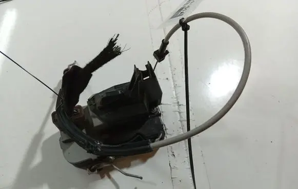 Peugeot 307 Front door lock 