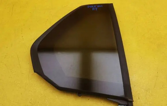 Volkswagen Golf VIII Rear side window 5H4845214