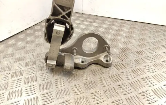 Volvo XC40 Engine mount bracket 32222463