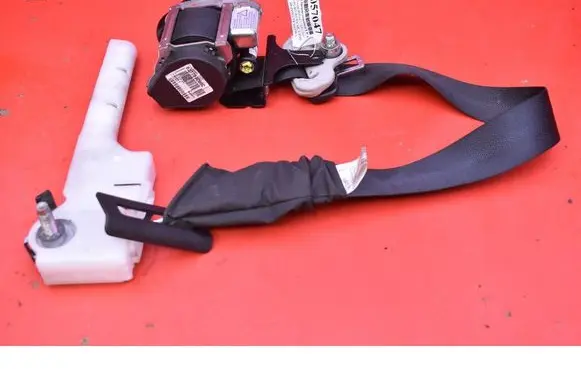 Nissan Pulsar Front seatbelt 627789200C