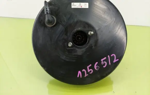 Volkswagen Golf IV Brake booster 1J1614105H