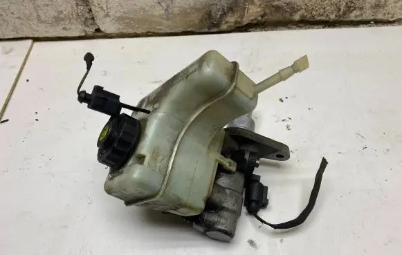 Volkswagen PASSAT CC Master brake cylinder 0335088677