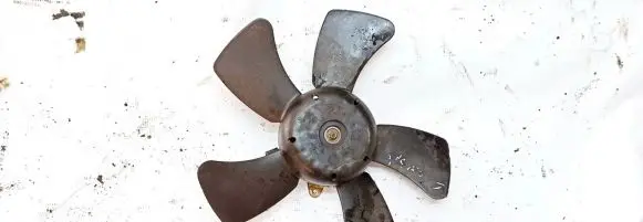 Toyota Avensis T220 Radiator cooling fan shroud