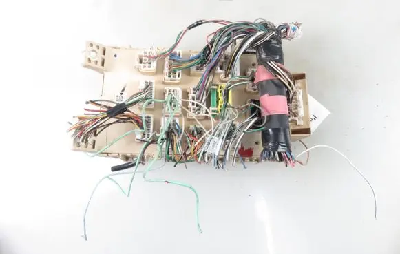 Toyota Yaris Central body control module 8198050030
