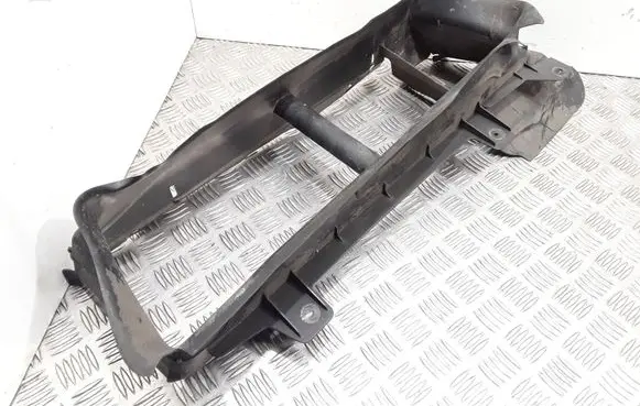 Ford Focus Intercooler air channel guide BM518314C
