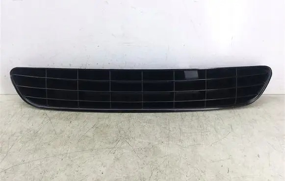 Opel Astra L Front bumper upper radiator grill