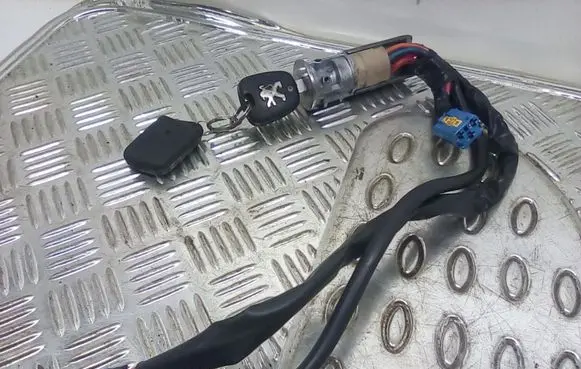Peugeot 206 Ignition lock