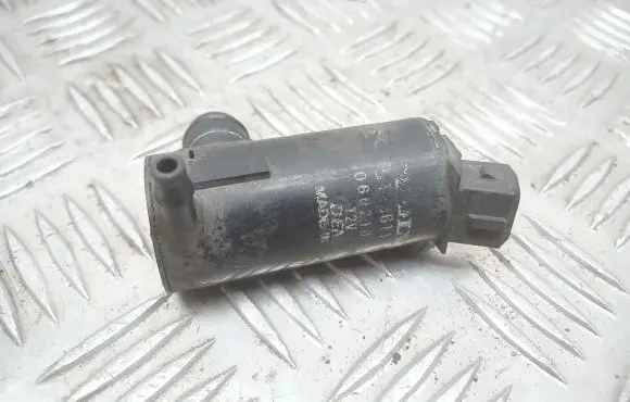 Volvo S80 Windscreen/windshield washer pump