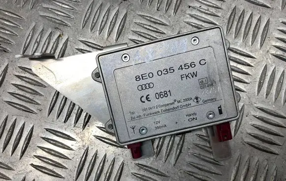 Audi A8 S8 D3 4E Antenna control unit 8E0035456C