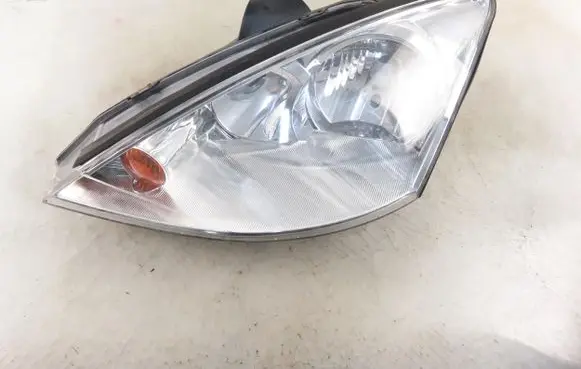 Ford Focus Headlight/headlamp