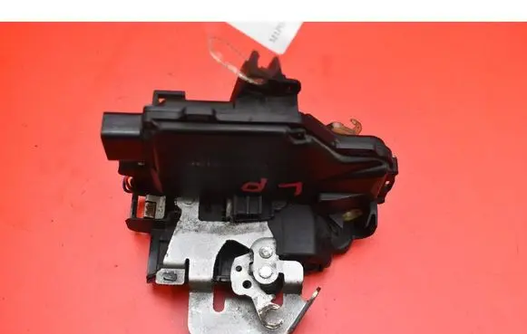 Audi A4 S4 B6 8E 8H Front door lock 4B1837015B
