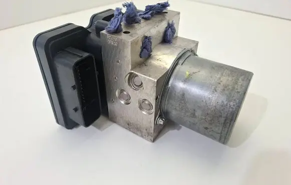 BMW 5 F10 F11 ABS Pump 6797668 DSCDXCBL6 6797671