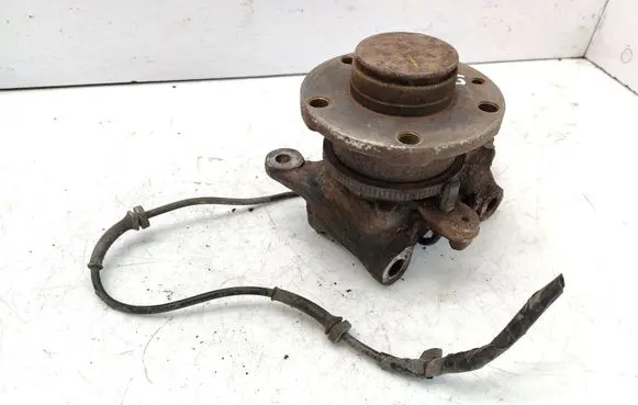 Rear wheel hub spindle/knuckle