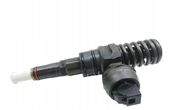 Skoda Octavia Mk2 (1Z) Fuel injector 038130073AJ