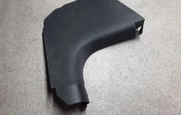 Foot area side trim