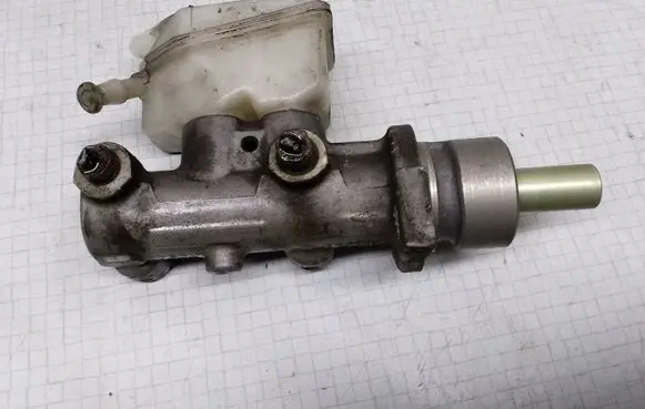 Citroen Xsara Picasso Master brake cylinder 0204024817