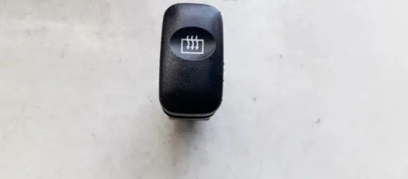 KIA Carnival Windscreen/window heater switch