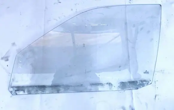 Volkswagen Polo III 6N 6N2 6NF Front door window glass four-door