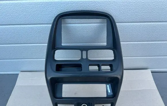 Nissan King Cab, Navara Center console 68260VJ200