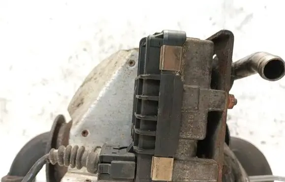 BMW 7 E65 E66 Turbine electric control actuator 6NW008412 712120