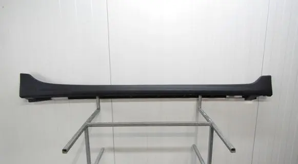 Suzuki Swift II Front sill (body part) 77211-68r0