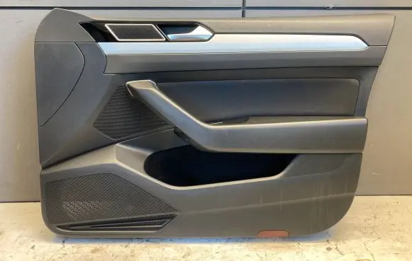 Volkswagen PASSAT B8 Front door card panel trim
