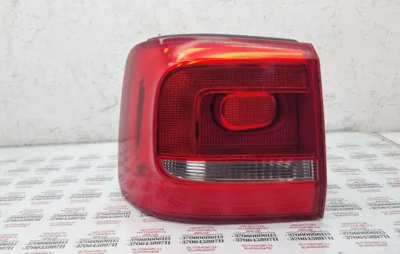 Volkswagen Touran II Rear/tail lights 1T0945311C