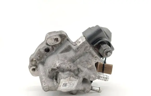 Volkswagen Polo III 6N 6N2 6NF Fuel injection high pressure pump 03P130755