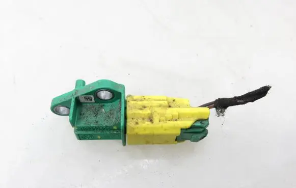 Volkswagen Golf V Airbag deployment crash/impact sensor 5WK43273 1K0909606