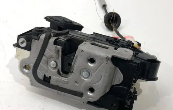 Skoda Rapid (NH) Rear door lock 5E0839015B